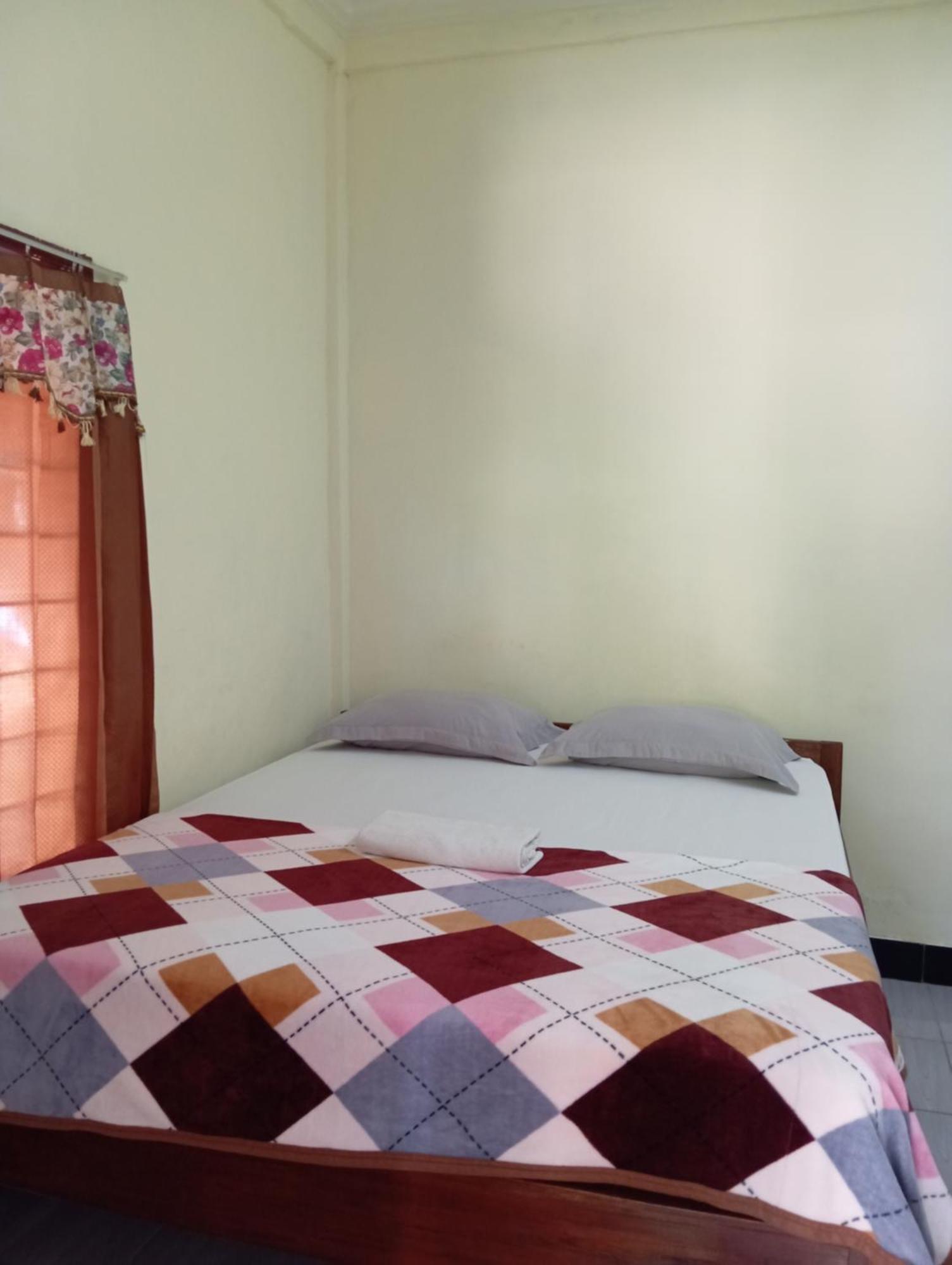 Pedek Homestay Praya Exterior photo