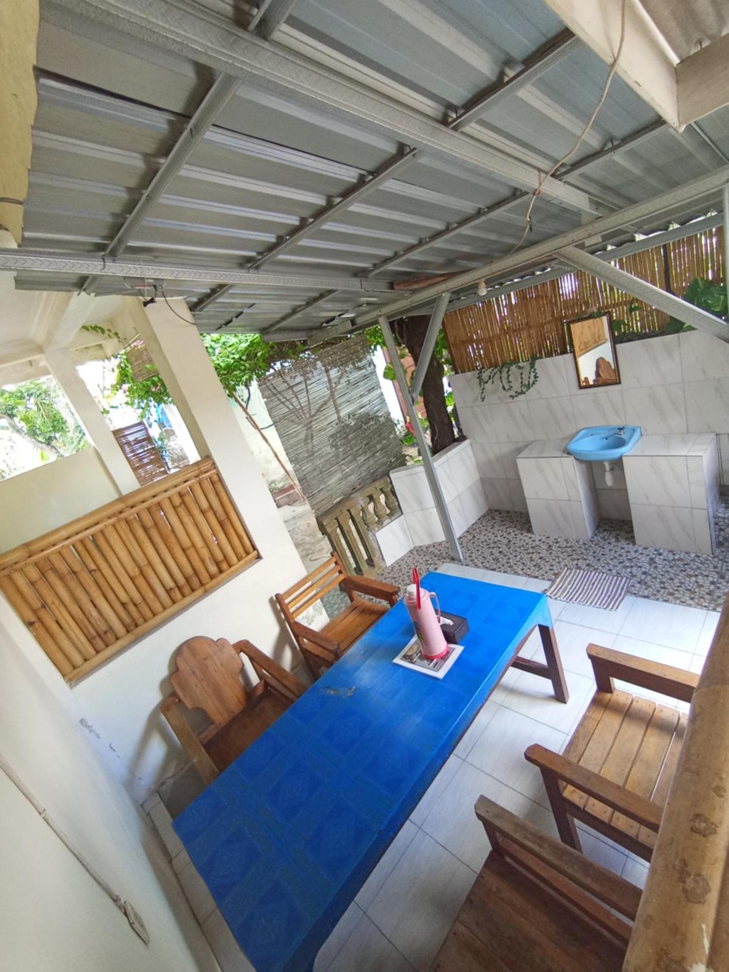 Pedek Homestay Praya Exterior photo