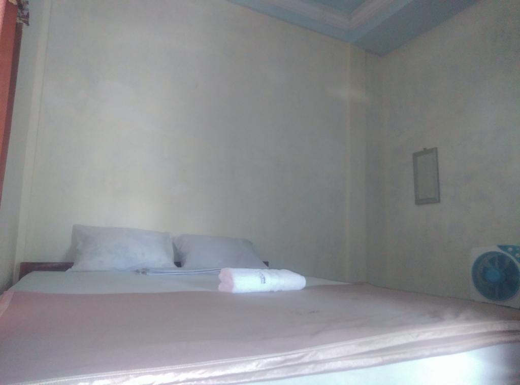 Pedek Homestay Praya Exterior photo